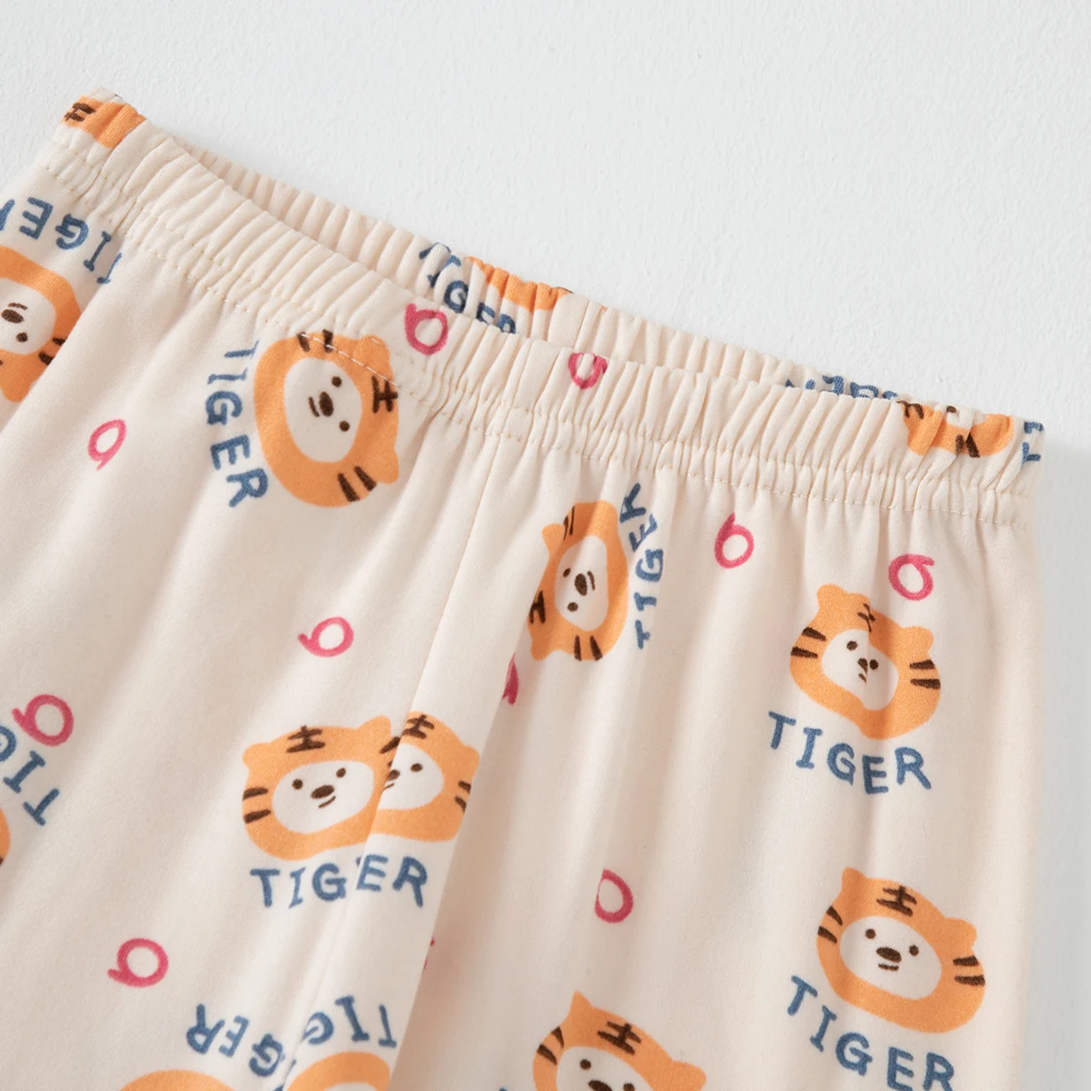 2-teiliges Kinder-Set für Herbst/Winter, bestehend aus bequemer, langärmliger Thermounterwäsche, ideal als Freizeitkleidung und als süßes, mit Cartoon-Motiven versehenes Schlafanzug-Set für Jungen und Mädchen. – Detail 20