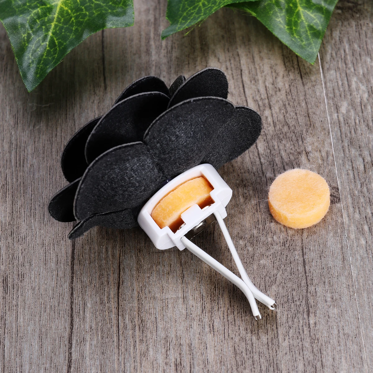 

Car Air Vent Perfume Universal Fit Camellia Style Auto Interior Fragrance Clip Eco-Friendly High Quality Scented Freshener