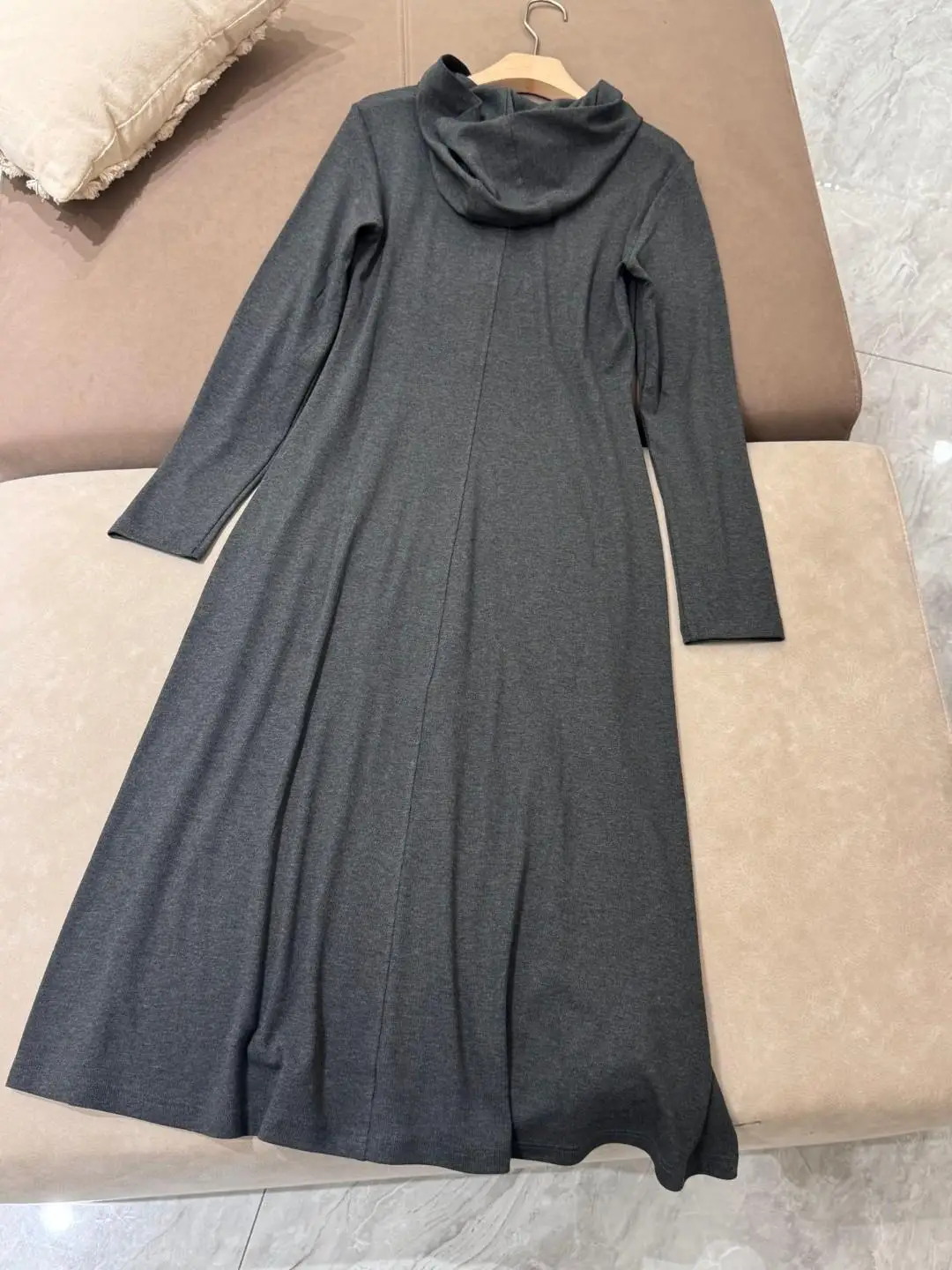 女性のメリノウールの多用途でファッショナブルなドレス