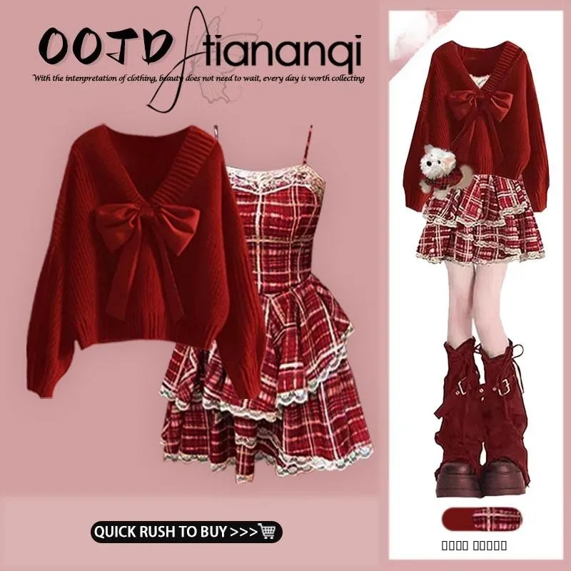 

New Year Knitted Top And Dress Set Waist Cinched Fashionable Two Piece Suit Small Fragrance Style V Neck Long Sleeve Short Pants