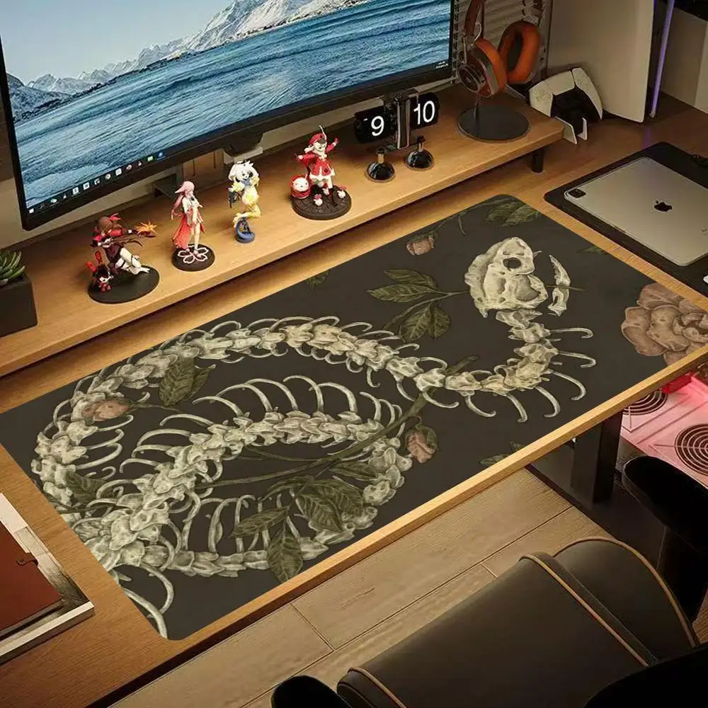 

XAXC Mouse Pad Gamer Cool Snake Skull Aesthetic Art Gamer E-Sports Mouse Mat Game Mechanical Keyboard XXL Desk Mat Mouse Pad
