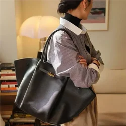 2024 New European and American Niche Luxury Women's Bag Shoulder Portable Tote Versatile Large Capacity Bag