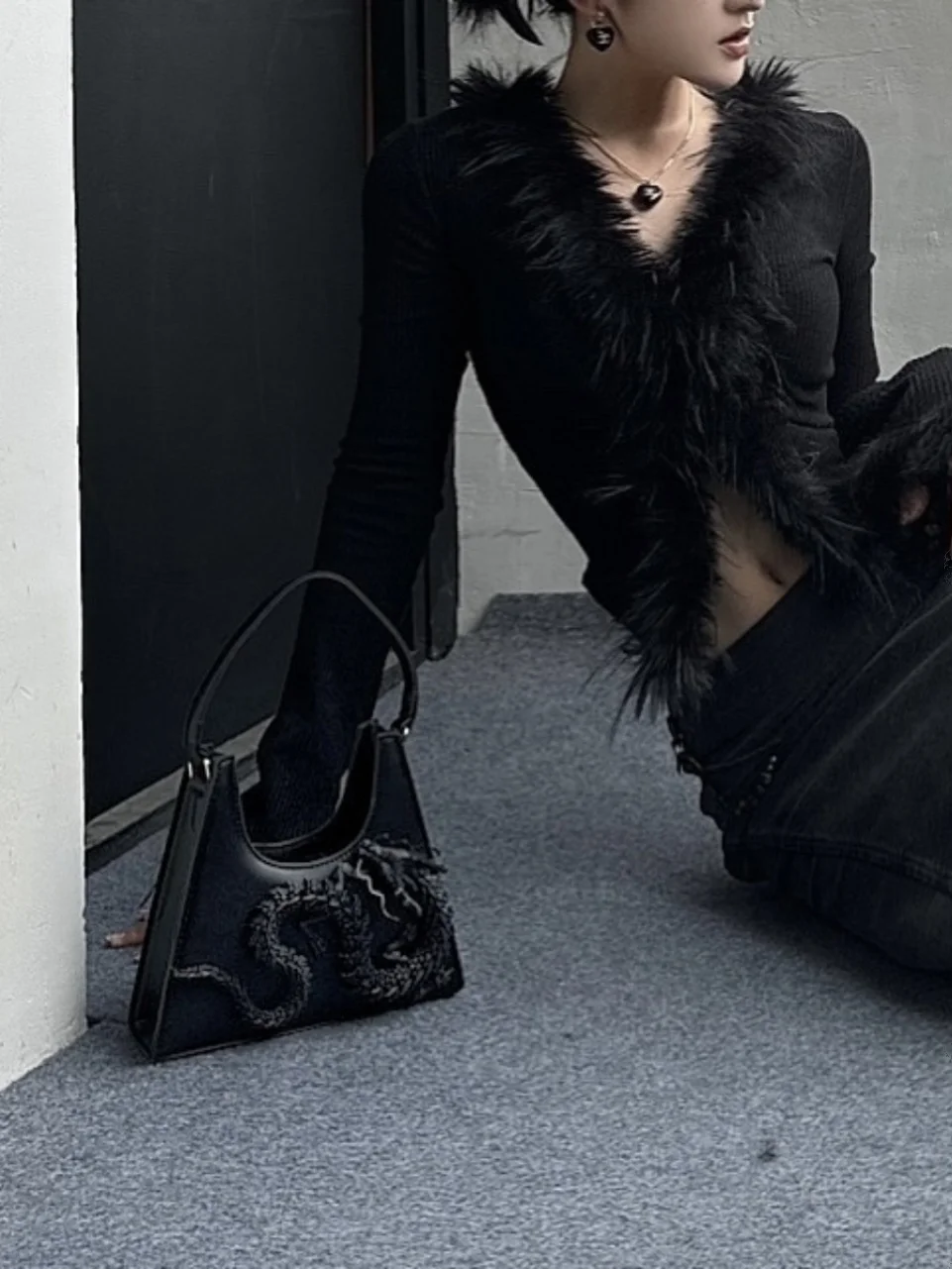 กระเป๋าหนังแท้ลายมังกรดีไซน์ดั้งเดิม  แบบสะพายข้าง  สไตล์พังก์  สำหรับผู้หญิง  ขายดี