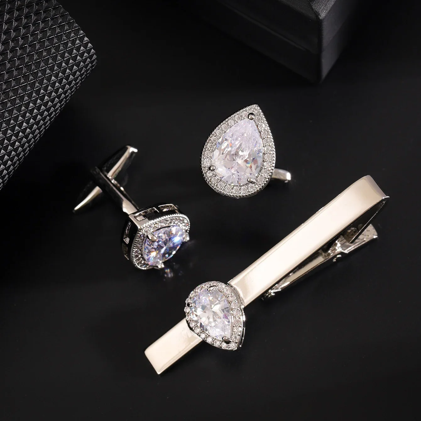 High-end Men\'s Tie Clip Mens Fashion Wedding Dress Necktie Accessories Jewelry Luxury Water Drop Zircon Ties Clips Gift for Men