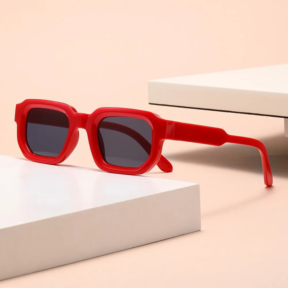 Gepersonaliseerde kleine frame vierkante zonnebril Punk Square dames zonnebril Goggle UV400 Retro brillen reizen