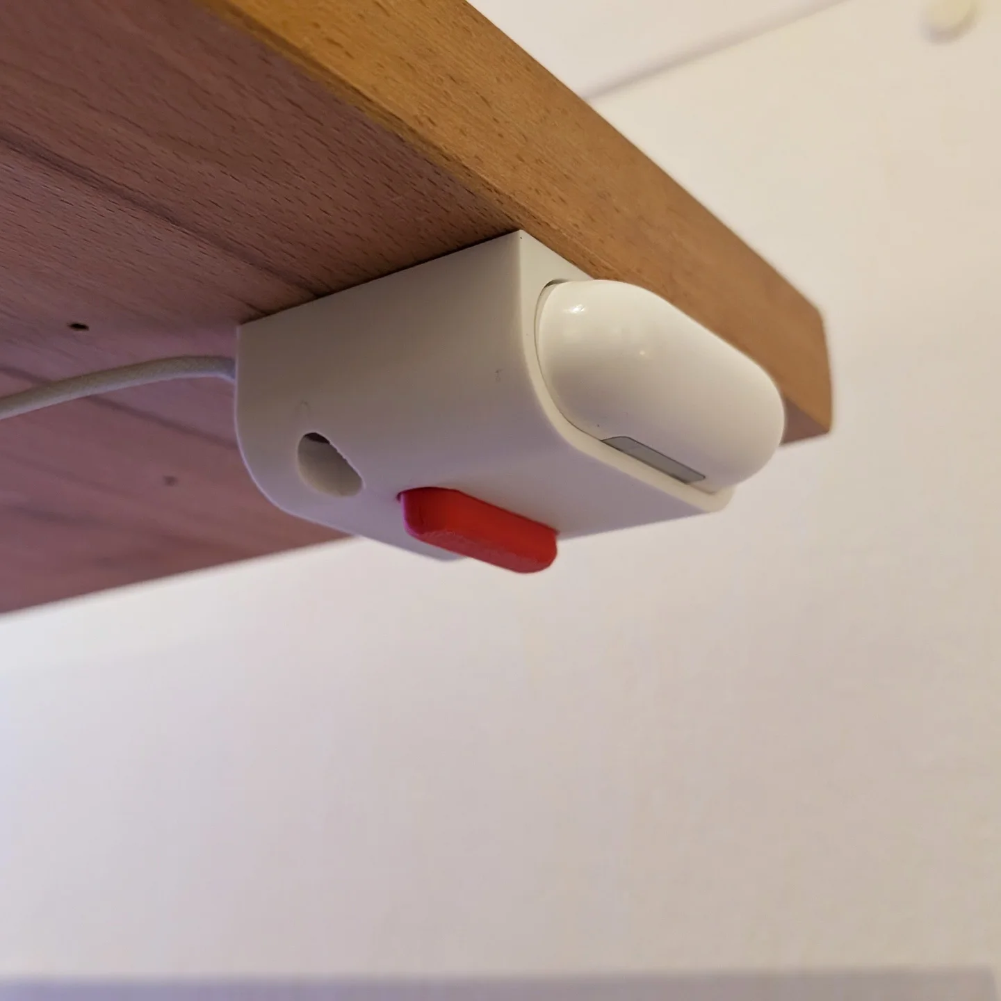 Thumbnail 3 - #41 Desk Charging Dock Comparison Guide