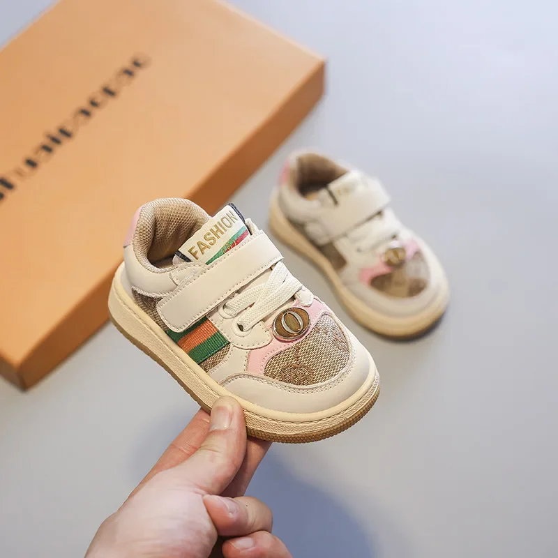 2024 autunno nuove scarpe Casual per bambini scarpe Forrest Gump da ragazzo scarpe da tavola moda ragazza scarpe da ginnastica morbide e leggere per bambini