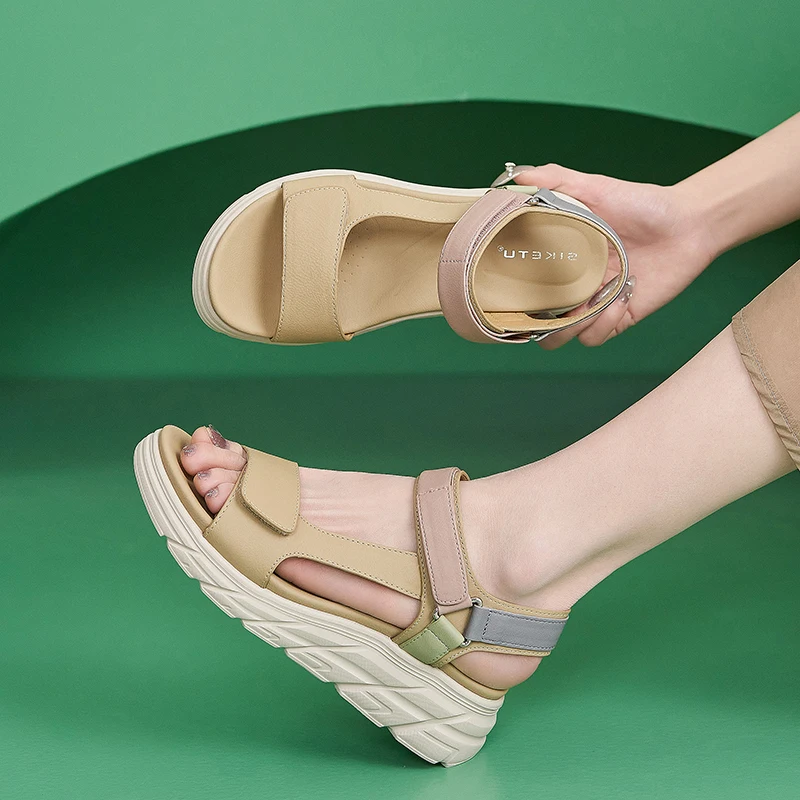 

Новые легкие противоскользящие нескользящие женские сандалии на липучке, широкие толстые женские сандалии, повседневная спортивная пляжная обувь