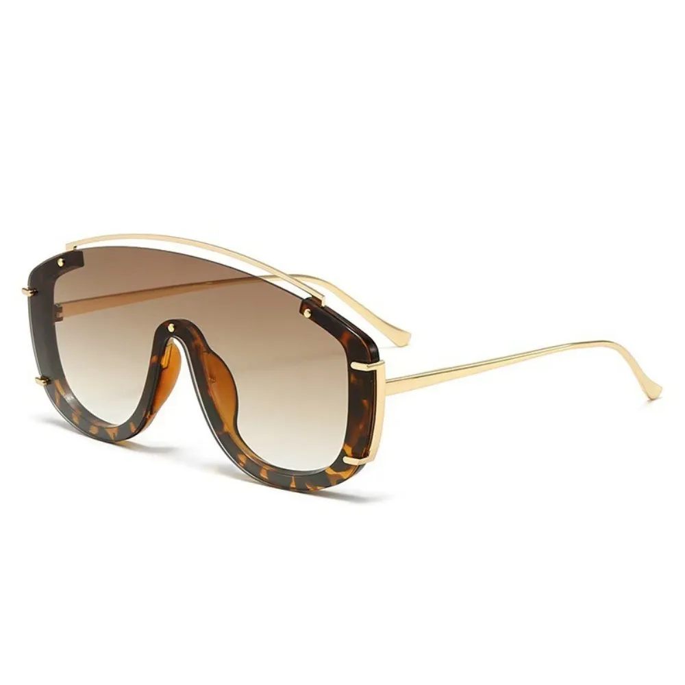 

Fashion Luxury Metal Design Gradient Sunglasses Stylish Gradient Leopard Print Sports Shades Oversize Design Oversize Sunglasses