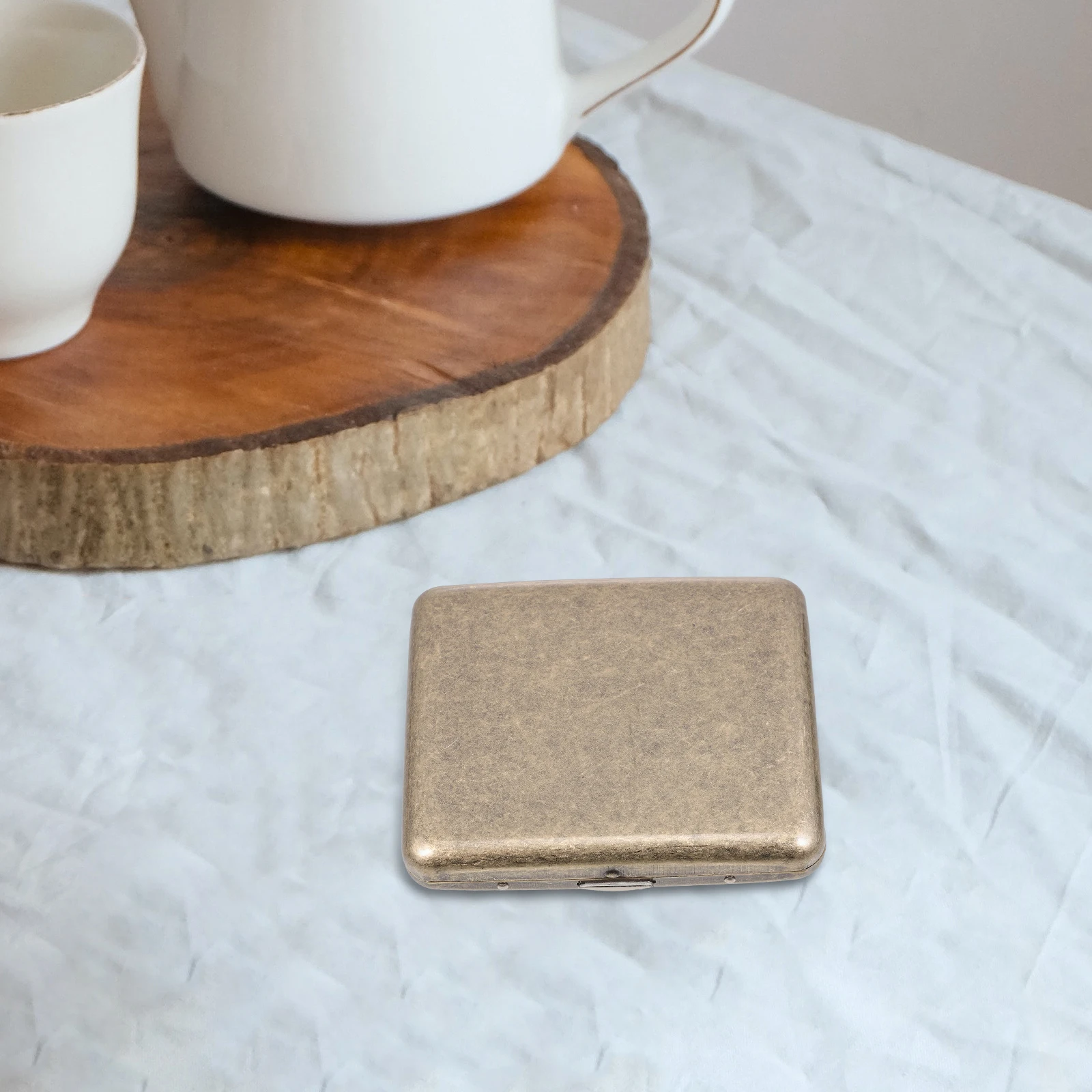 

Metal Cigarette Case Flipping Cover Portable Cigarette Box Durable Storage Holder Outdoor Smoking Gift Container