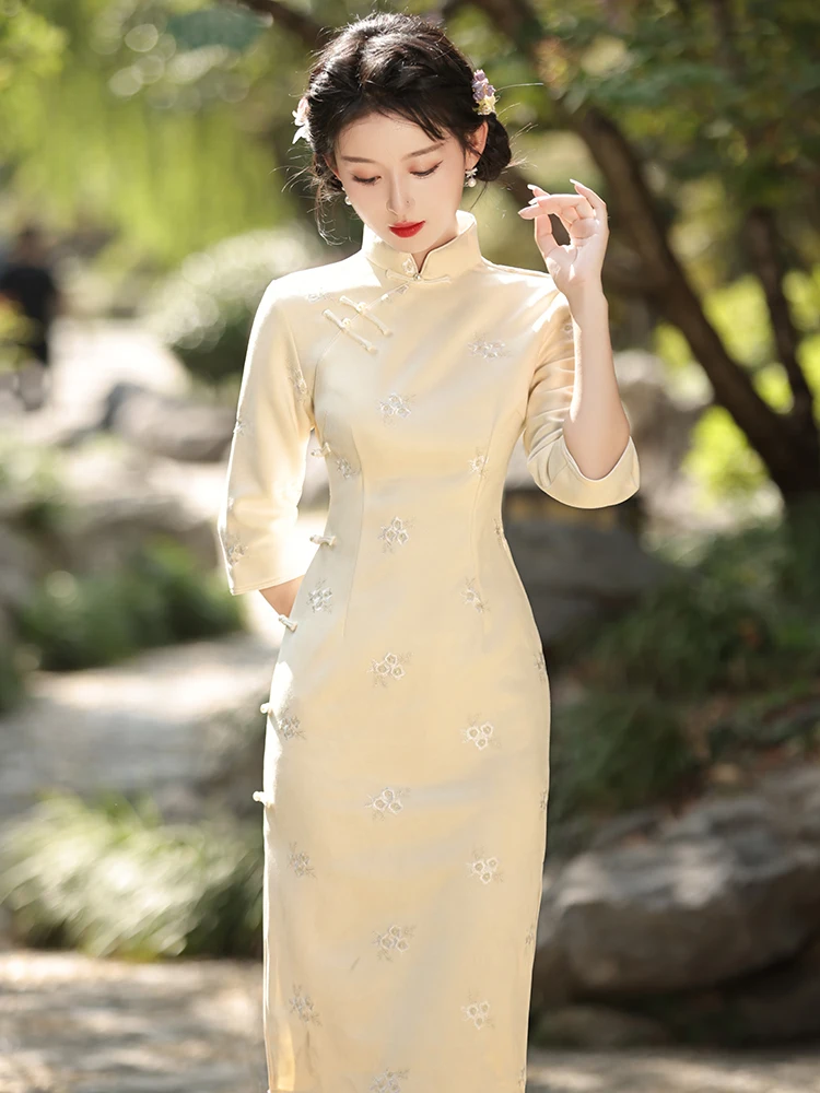 

Новое поступление: Элитное платье цвета шампань из бархата с вышивкой под оленью кожу, в китайском стиле, для повседневной носки, зимнее, новинка.