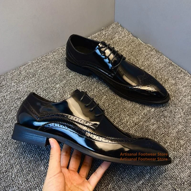 Men's Shiny Glossy Leather Brogue Oxford Shoes Lace Up Formal Dress Shoes for Wedding Business Party Trendy Men's Shoes
