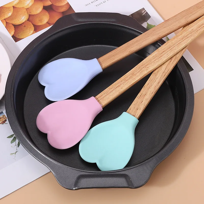 Heart-Shaped Silicone Stirring Spoon Ice Cream Scoop with Wooden Handle Heat Insulation Nonstick Baking Stick Kitchen Accessorie