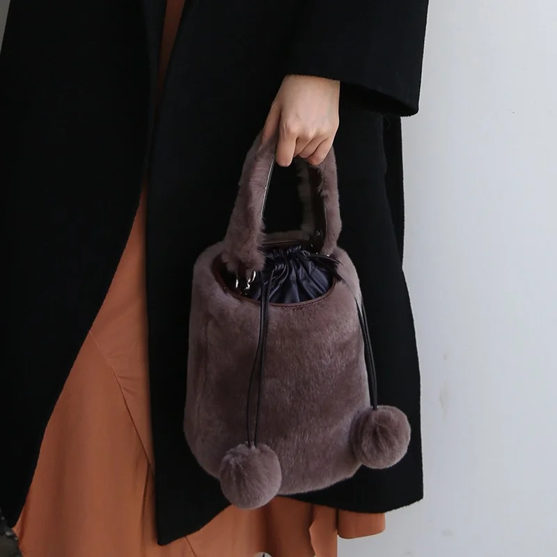 Women\'s Luxury Plush Bucket Bag High Quality Real Rex Rabbit Fur Shoulder Fur Bag Chain Decoration Can Crossbody Fur Bag