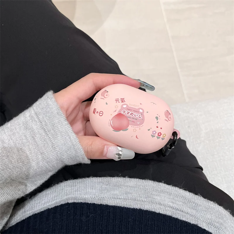 حافظة وسادات الأذن لهاتف Bose New QuietComfort (إصدار 2024)، غطاء سماعة رأس بتصميم لطيف لهاتف Bose QuietComfort مع حلقة تسلق