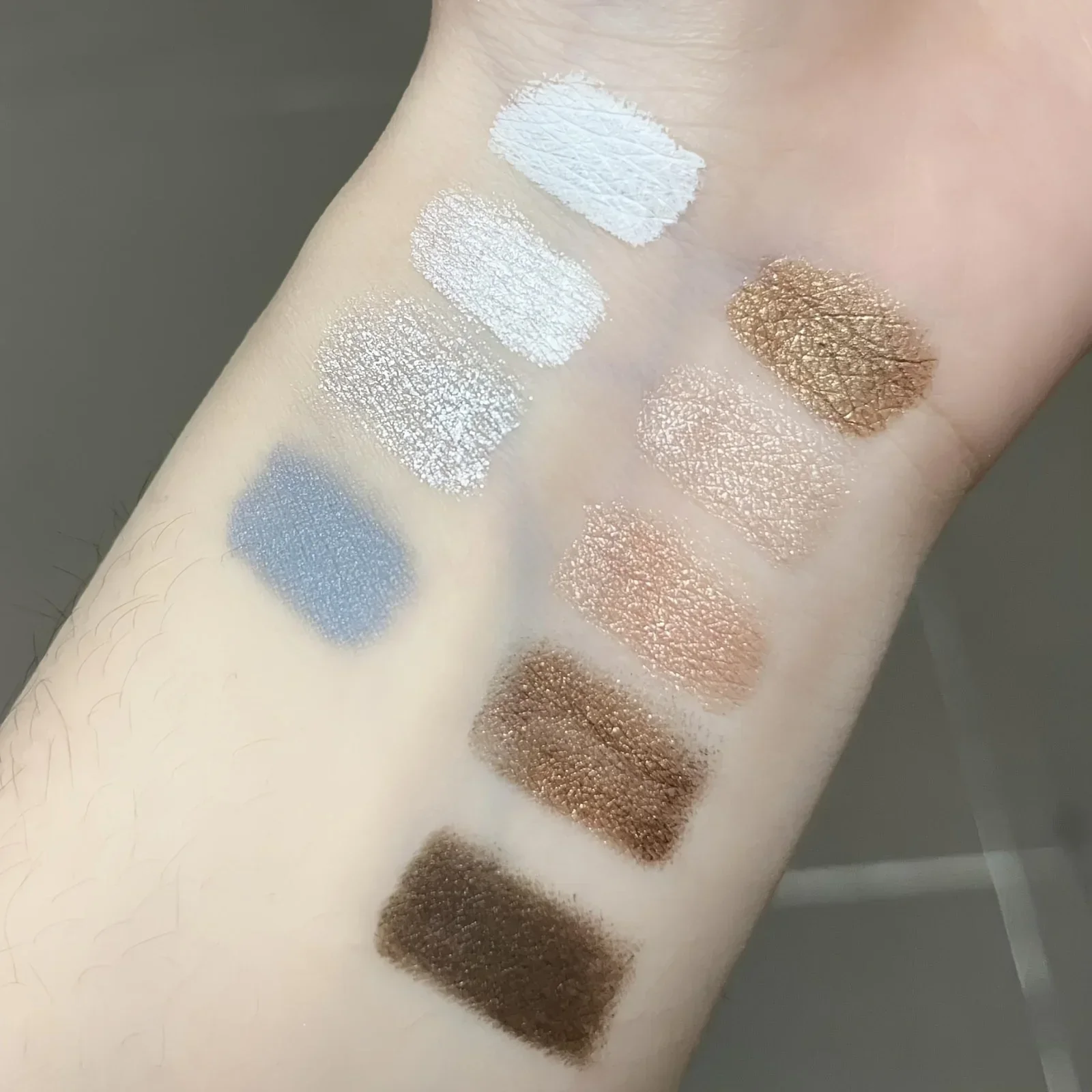 Ombretto blu opaco in linea grigia: ombretto monocromatico twist-up impermeabile per effetti di trucco occhi metallici a lunga durata