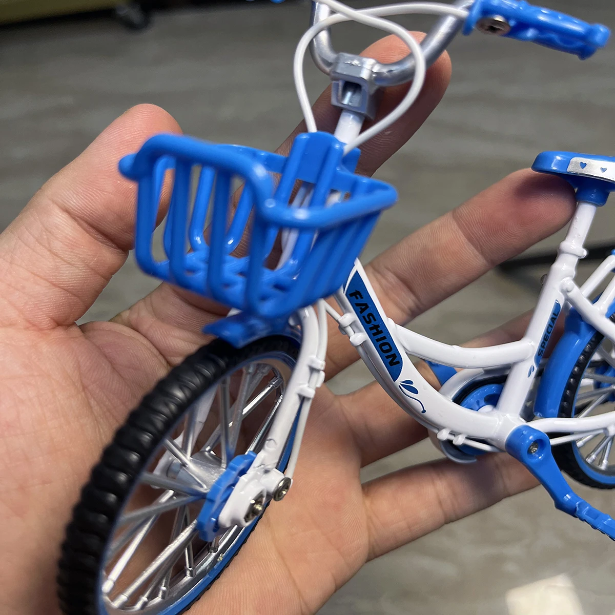 1:10 Mini Model Alloy Biycle Diecast Decoration Model Finger City Metal Bike Adult Simulation Collection Gifts Toys for boys