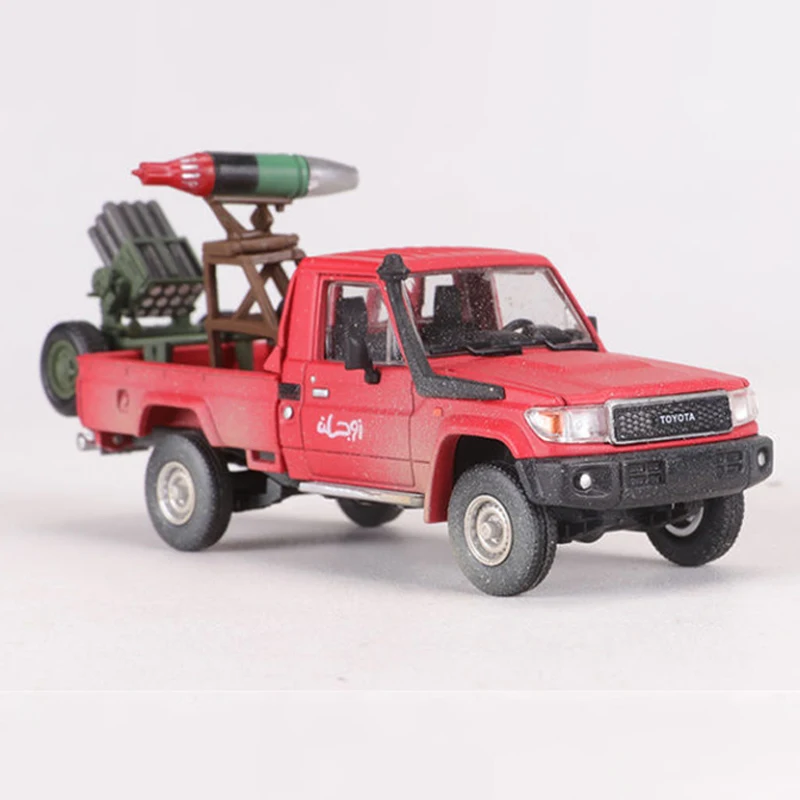 Hobby Fans 1:64 Scale Diecast Alloy Toyota Land Cruiser LC79 War Pickup Toy Car Model Classic Adult Souvenir Gift Static Display