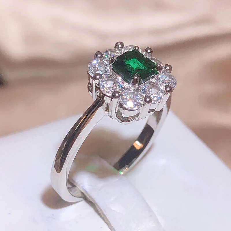 New Creative Emerald Vintage Diamond Set Zirconia Ring Couple Party Birthday Jewelry Gift Wholesale