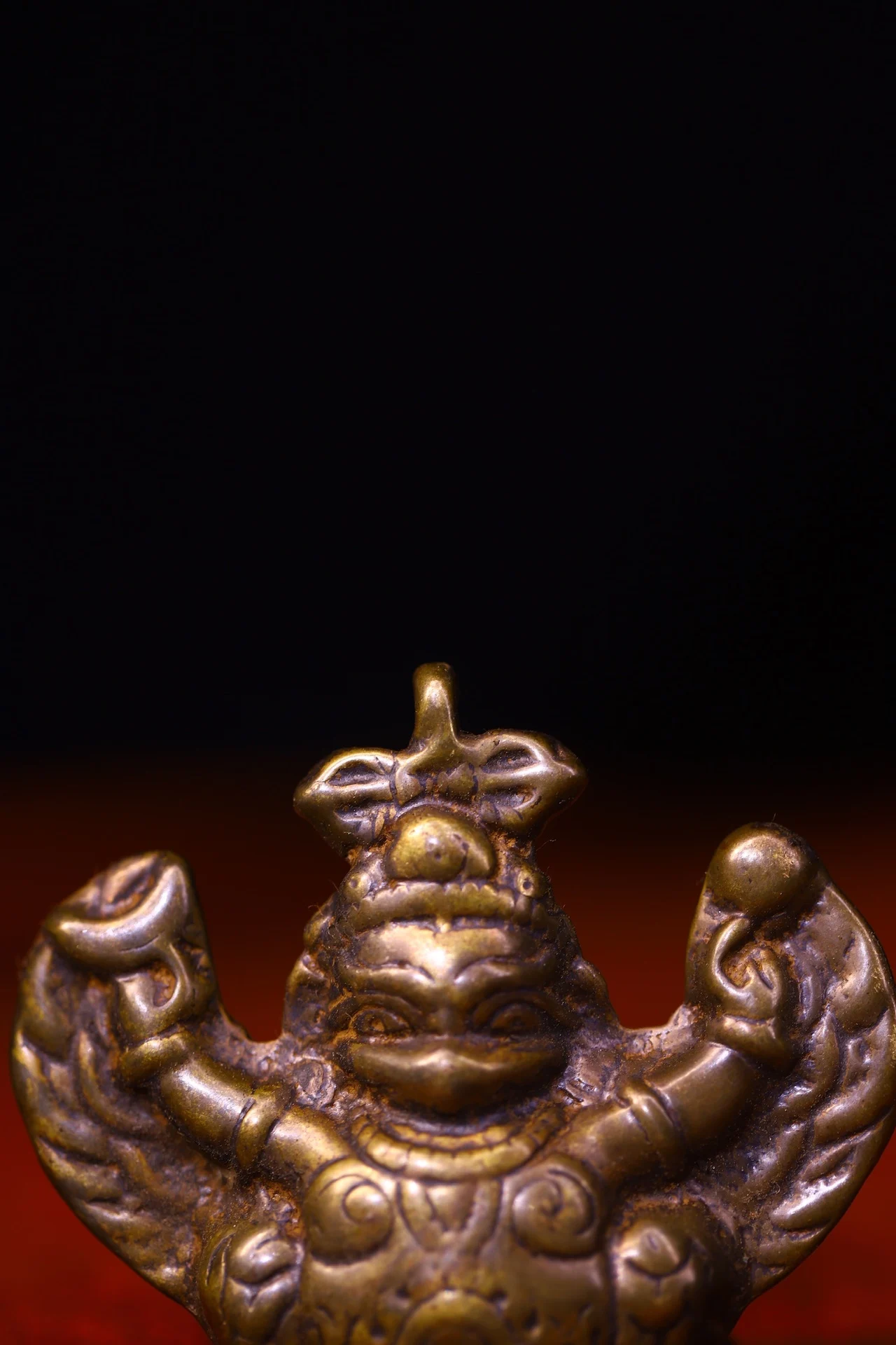 

2"Xizang Folk Collection Old Bronze Cinnabar Garuda Dhwaja Protector Buddha Plaque Amulet Pendant Dharma Town House Exorcism