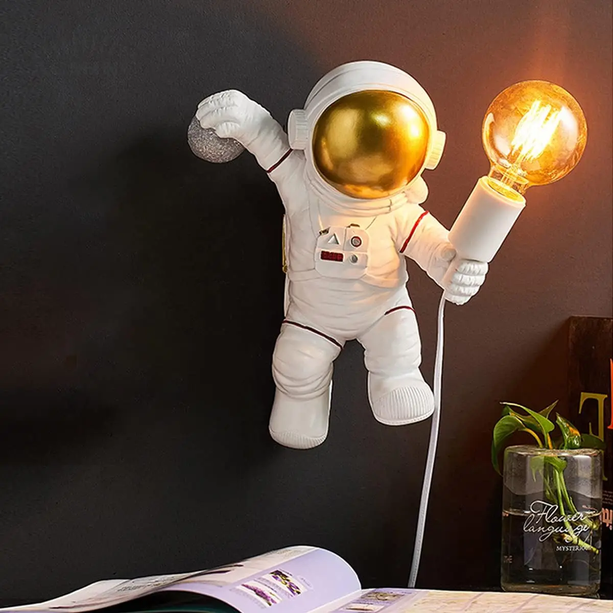 

Children's Wall Lamp with Plug, Astronaut Wall Light Children's Room with Switch and 1.5M Cable, E27 Wall Decoration Night Light