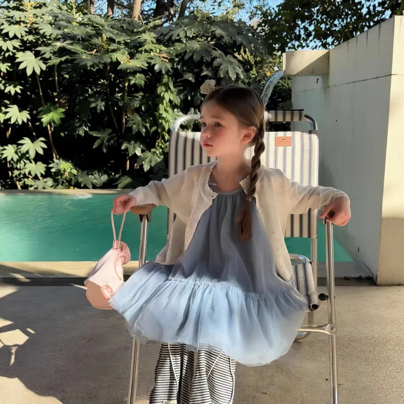 

Girls' suspender dress with hollow-out cardigan set26Spring and summer new versatile children's clothing Girls' top and mesh ski