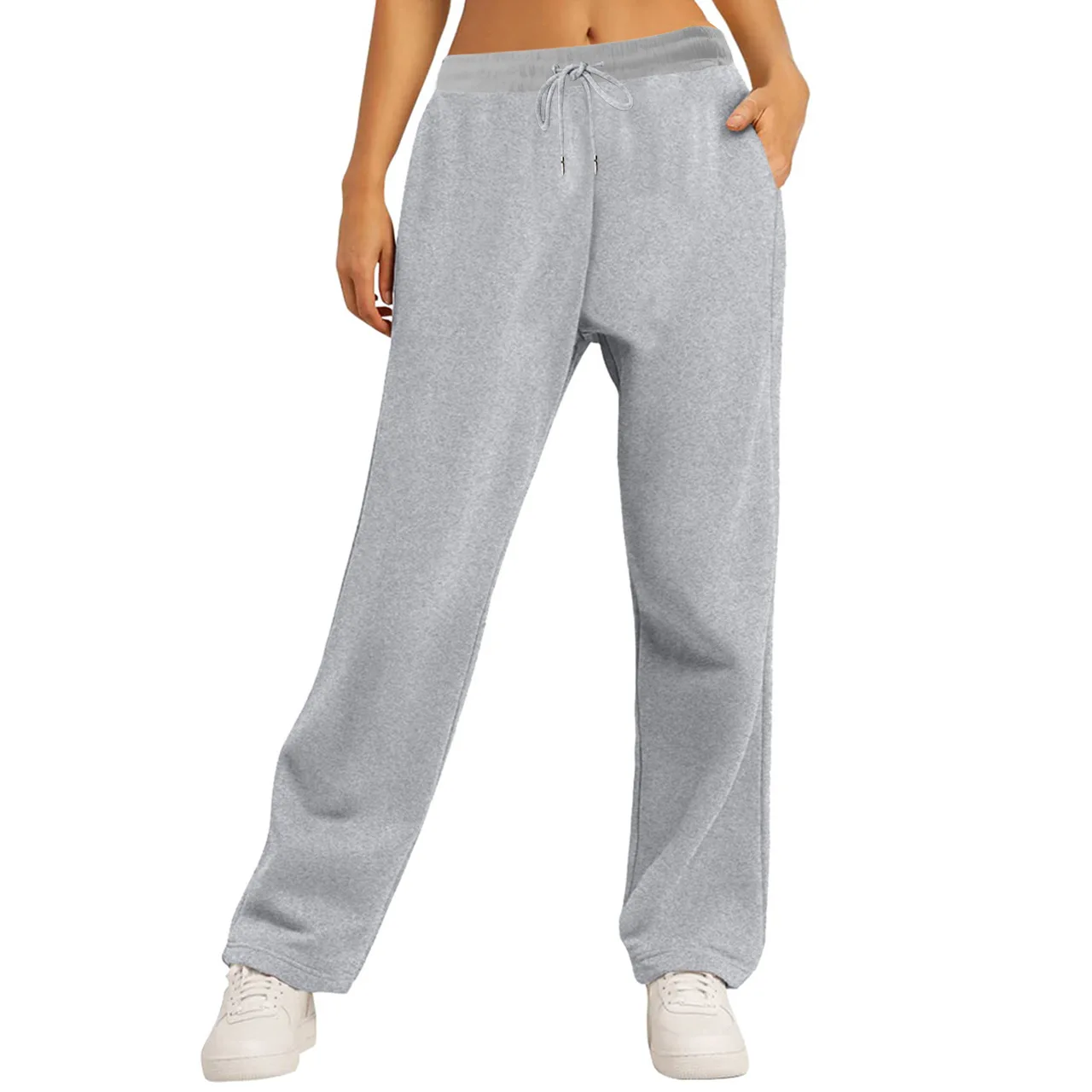 2025 Pantaloni da jogging in pile essenziali. Vestibilità rilassata e foderata in peluche per un massimo comfort e uno stile versatile.