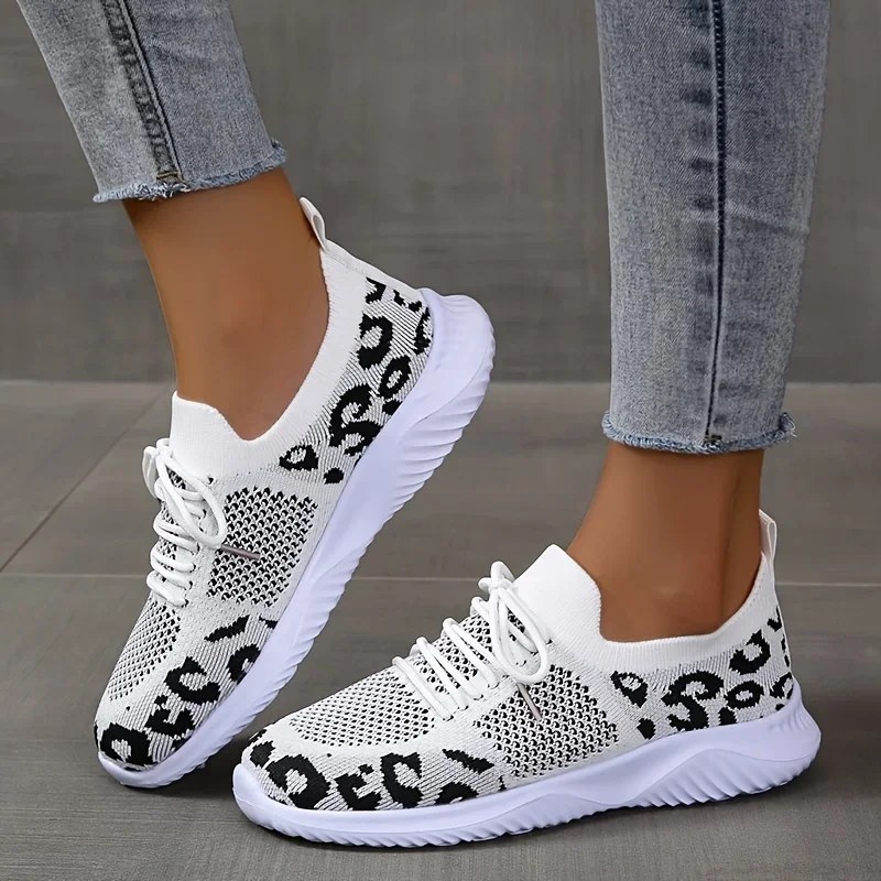 Zapatillas de deporte de malla transpirable con estampado de leopardo para mujer, zapatos planos de punto antideslizantes, ligeros, cómodos para correr, Verano