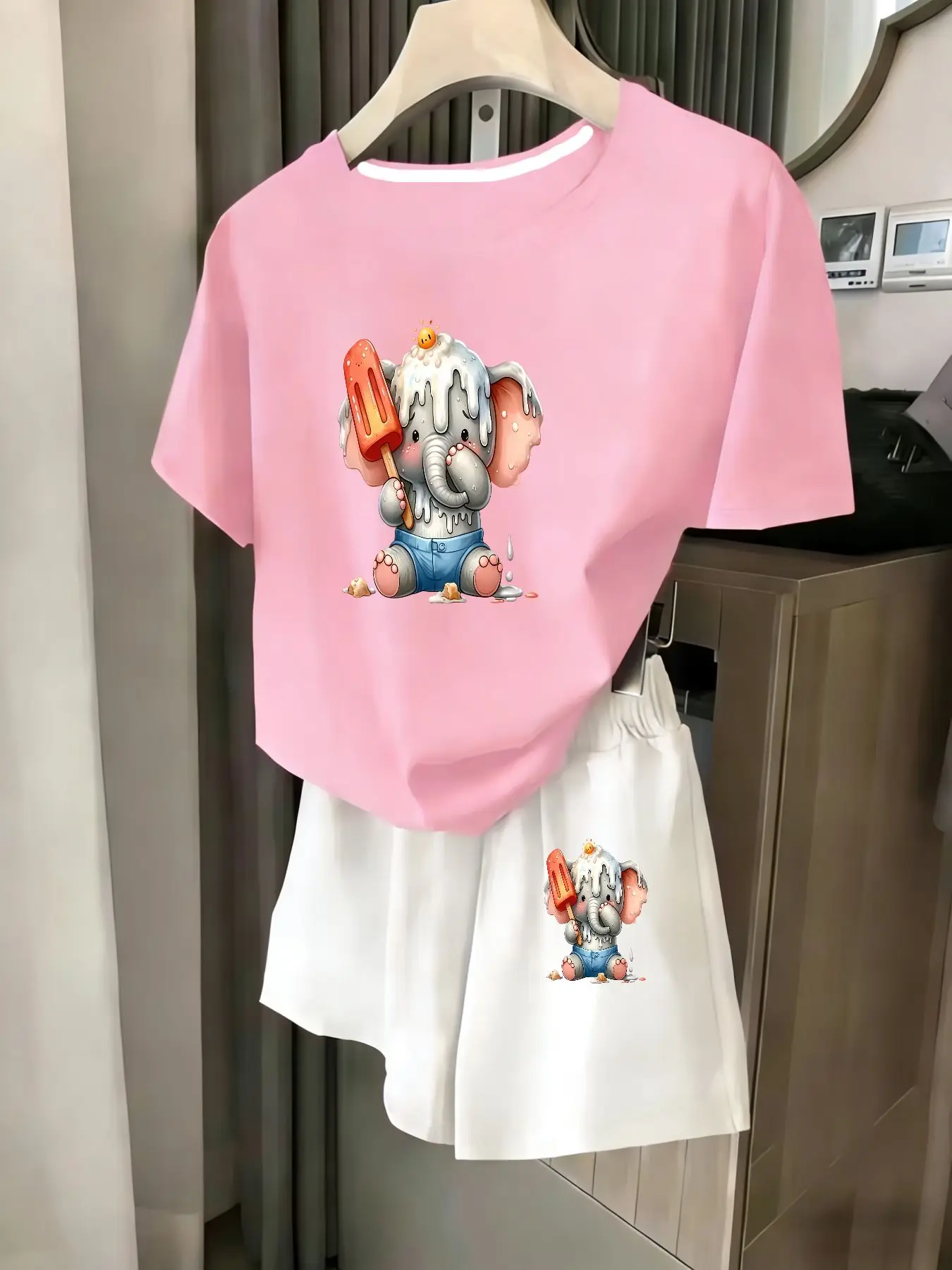 

Женский комплект из 2 предметов, летний комплект для пляжного отдыха, повседневная футболка с круглым вырезом и короткими рукавами, шорты с эластичной резинкой на талии, удобный костюм