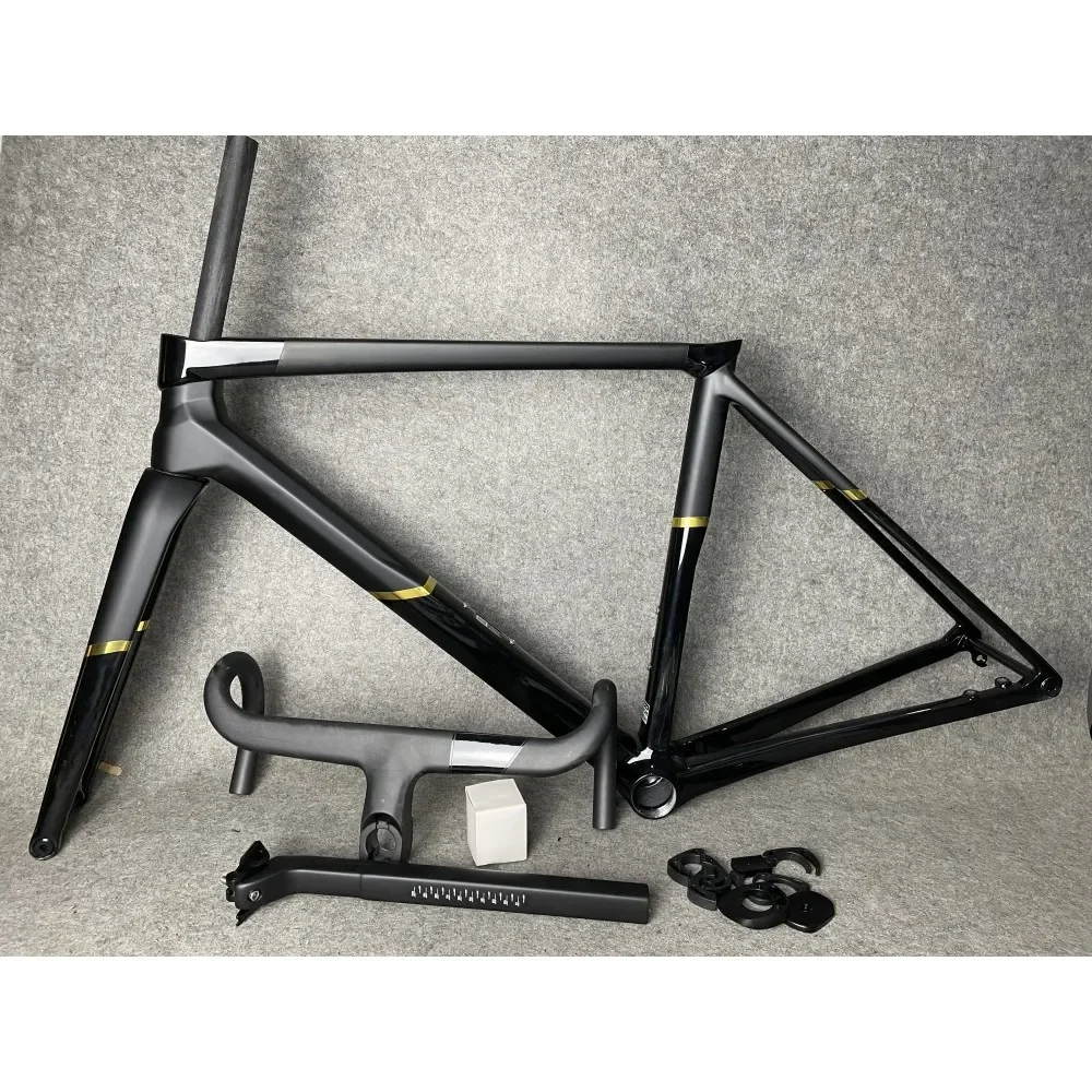 2024 New Carbon Fiber Road Frame suitable for Di2 group all internal wiring 700C disc road bicycle carbon frameset