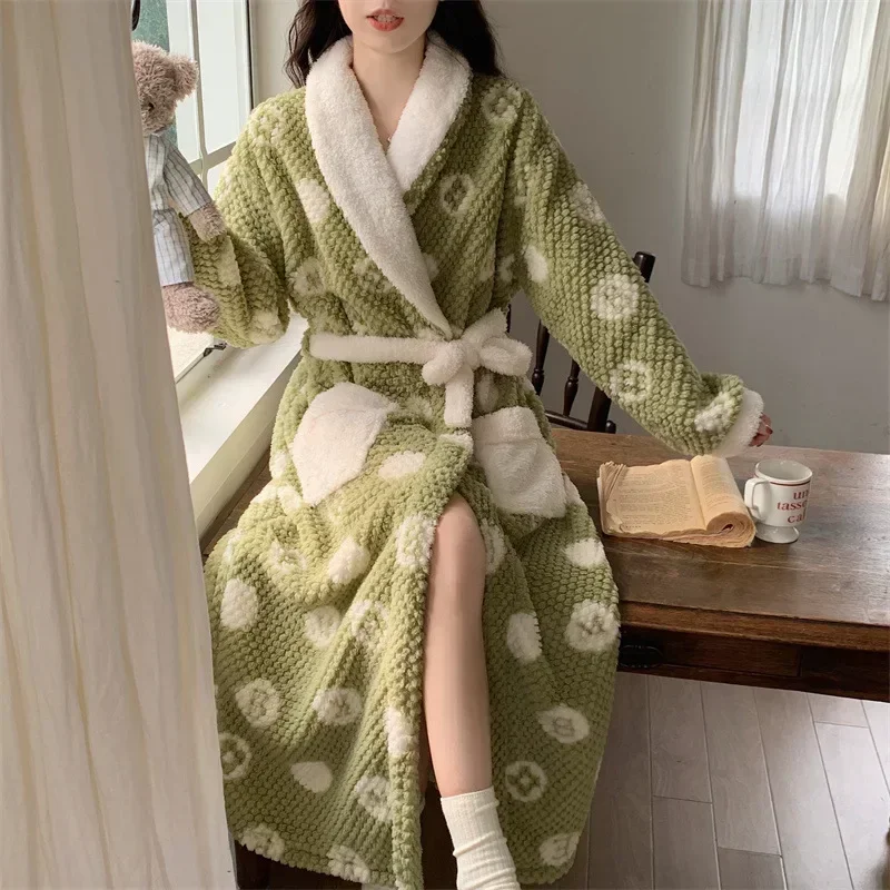 

Female Autumn and Winter Warm Long Coral Velvet Thick Bath Bathrobes Nightgown Women Pajamas Shower Robe Bath Towels For Adults