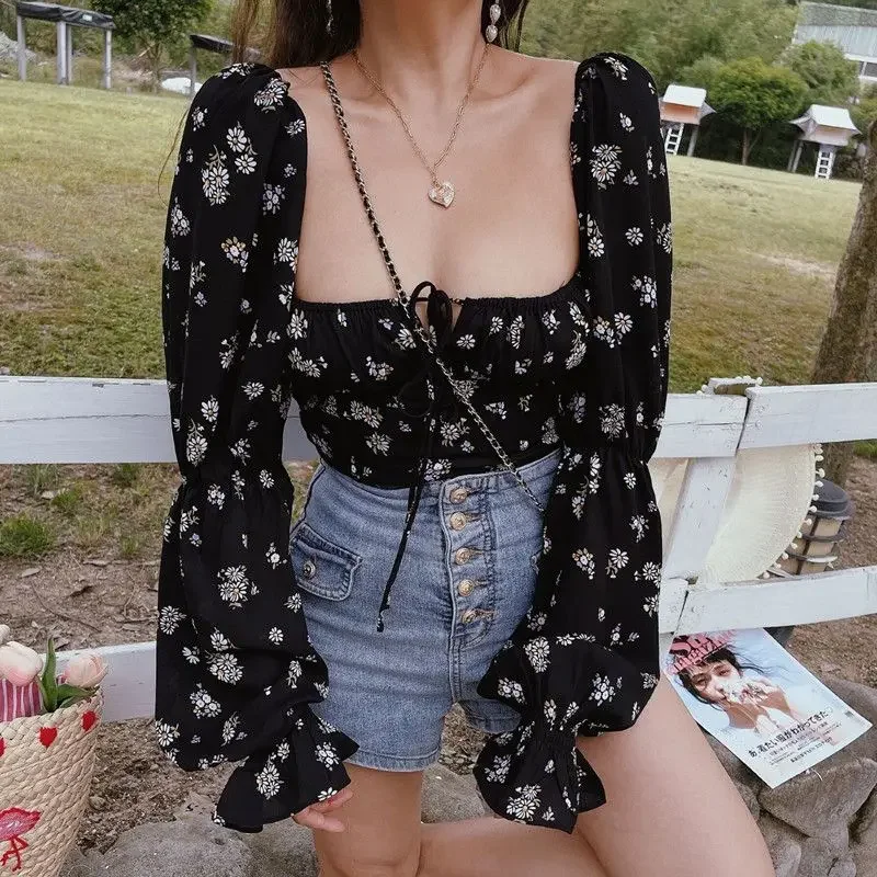 

2025 New Summer French Retro Blouse Women Sexy Square Collar Lantern Sleeves Pure Desire Fold Waist Slimming Short Chiffon