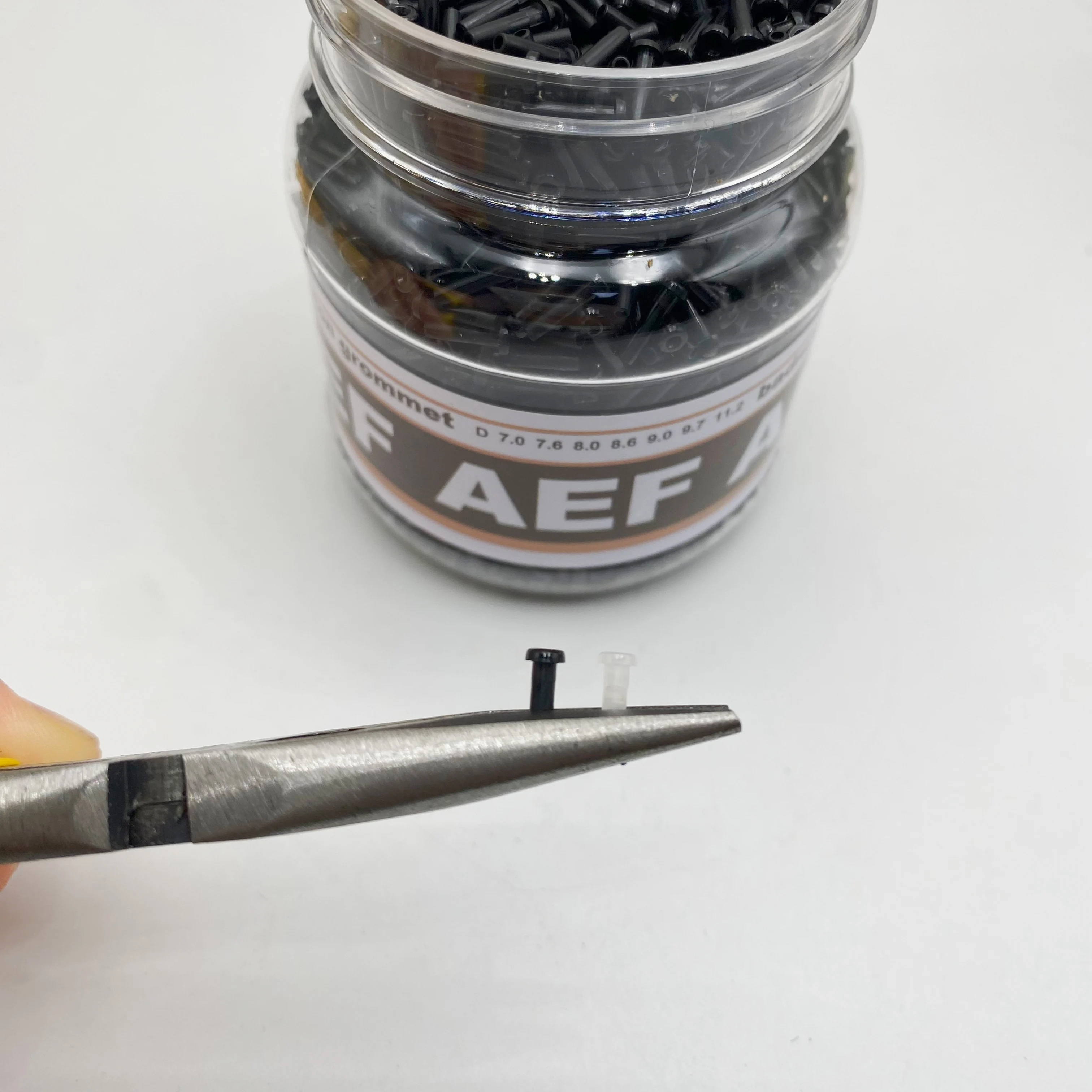 AEF Standard Thicker Cap Bottle Black Clear Badminton Grommets / Eyelets