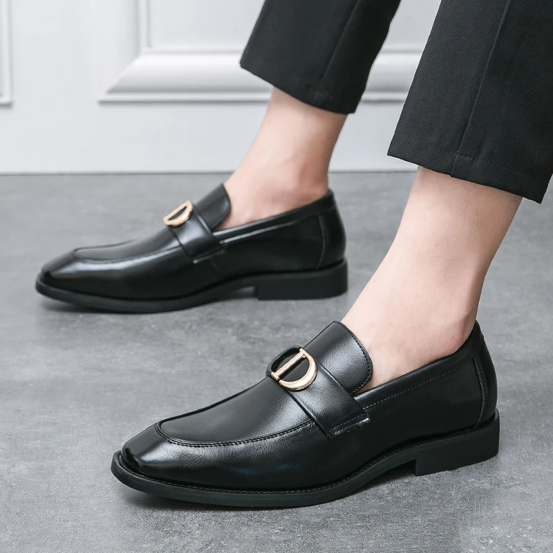 2024 men\'s loafers round toe one foot wedding dress black fashion party solid color daily leather casual breathable shoes