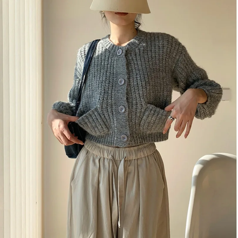 سترة نسائية فضفاضة محبوكة برقبة مستديرة وقصيرة للخريف والشتاء بأسلوب كوري ناعم ومريح بنسيج كابل مفتوح #3