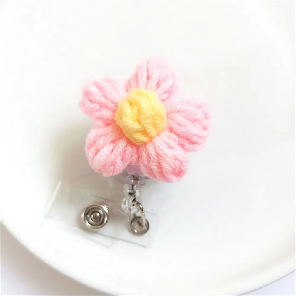 

Kawaii Wool Nurse Badge Reel Knit Flora Retractable Flower Badge Holder Work Card Name Tag Easy Pull Buckle Hospital Use