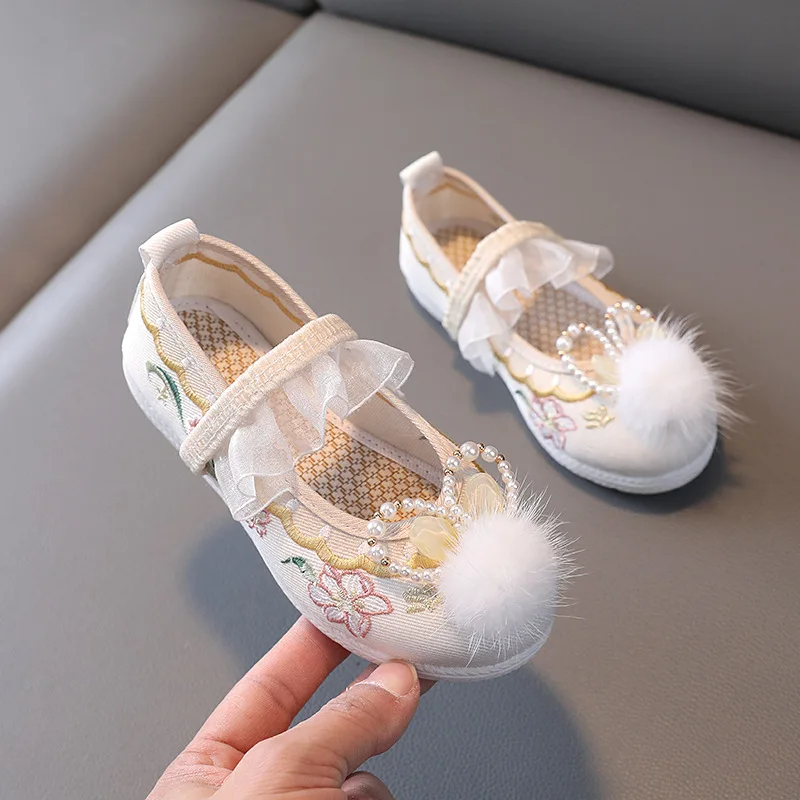 Children Vintage Hanfu Shoes Traditional Chinese Style Girls Flowers Embroidered Student Flats Princess Hairball Slip on Loafers