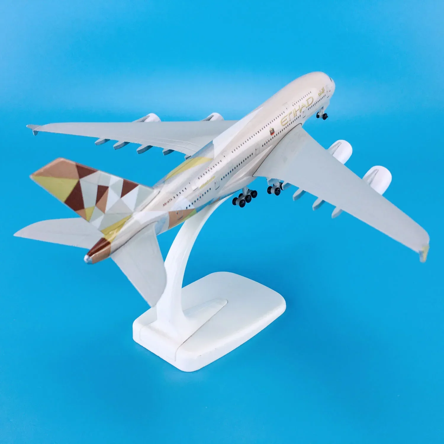 Materiale alleato in zinco 1:400 18.7cm con ruote aereo aereo Airbus A380 modello di aereo Etihad