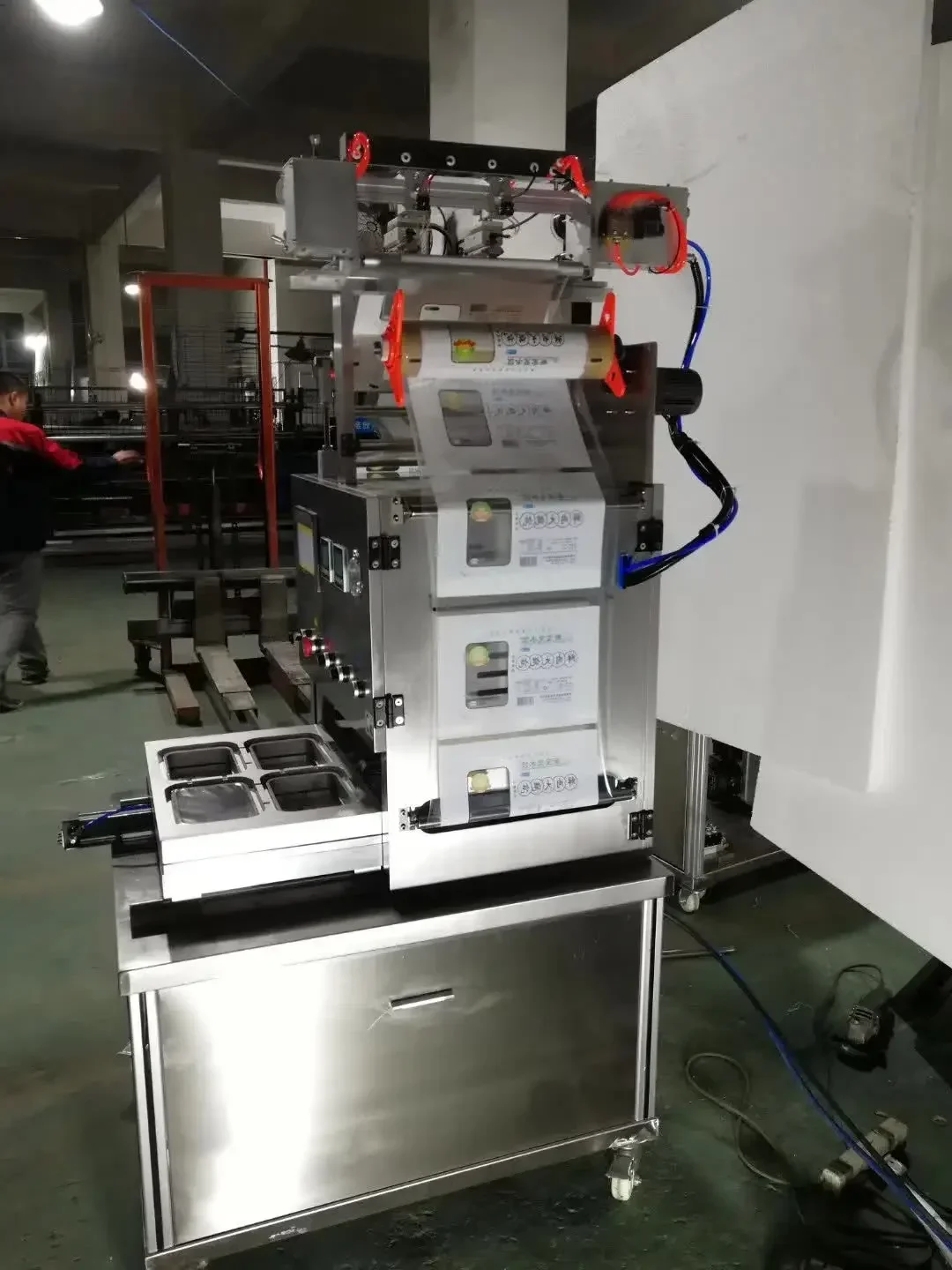 Machines de scellage thermique pour gobelets à thé au lait, boîtes à lunch, emballage alimentaire, scelleuse plastique, machine de scellage de gobelets entièrement automatique