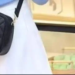 

Fashionable Women's Wide Shoulder Strap Small Crossbody Bag Classic PU Leather Zipper Shoulder Bag Mobile Phone Bag