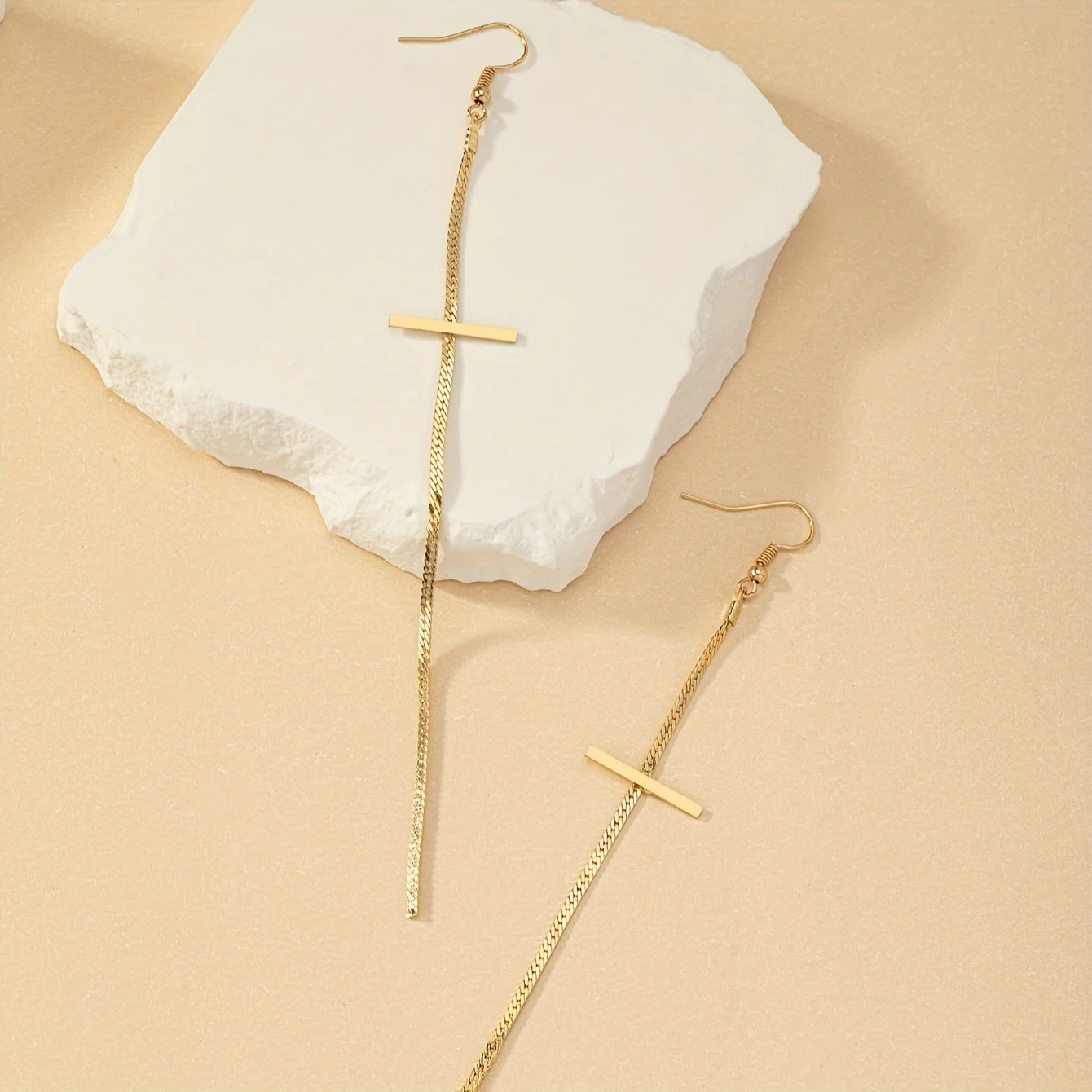 1 Pair of Simple Elegant and Versatile Retro Fashion Cross Long Earrings