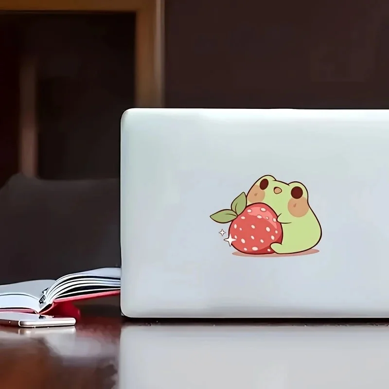 ملصق تزيين السيارة المقاوم للماء على شكل ضفدع صغير يحمل الفراولة، مناسب للسيارات وأجهزة الكمبيوتر المحمولة والمصدات والخوذات والنوافذ الزجاجية
