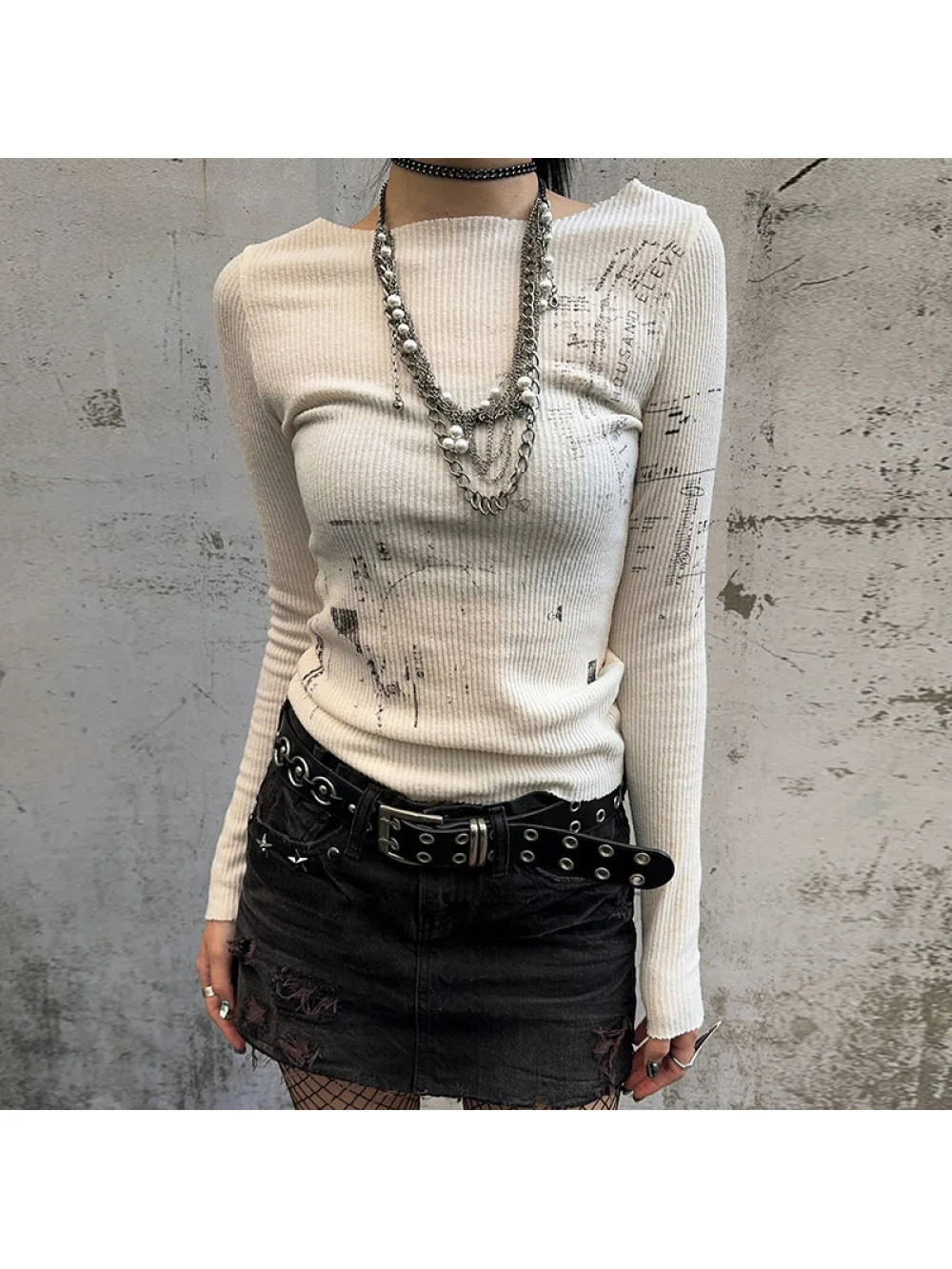 

Осенне-зимняя женская футболка с длинными рукавами в готическом стиле в темном стиле, простой дизайн, модный повседневный универсальный топ