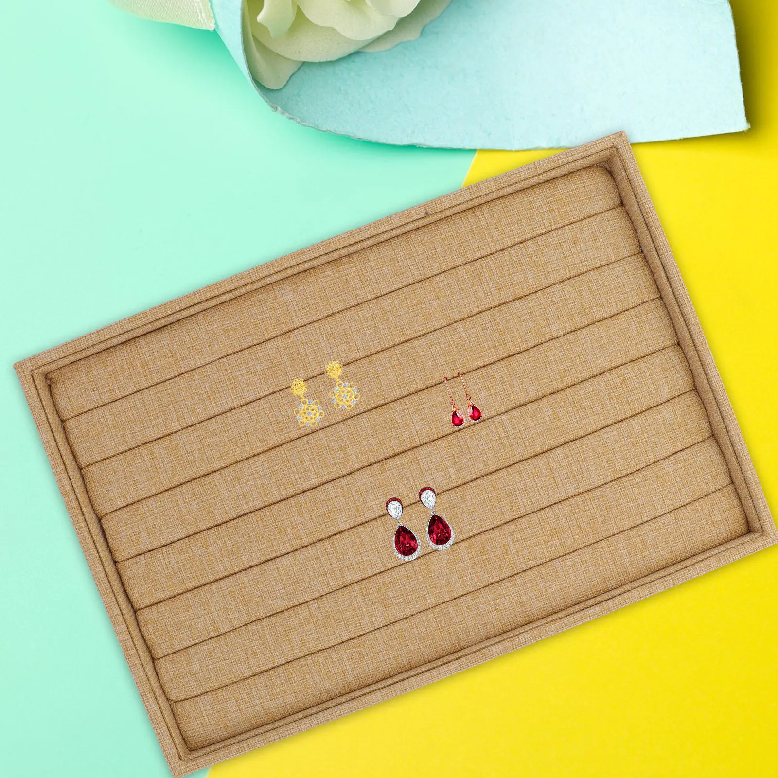 

Desktop Jewelry Storage Box Organizer for Necklaces Earrings Rings Bracelets Brooches Pins Watches with Wear-Resistant Linen