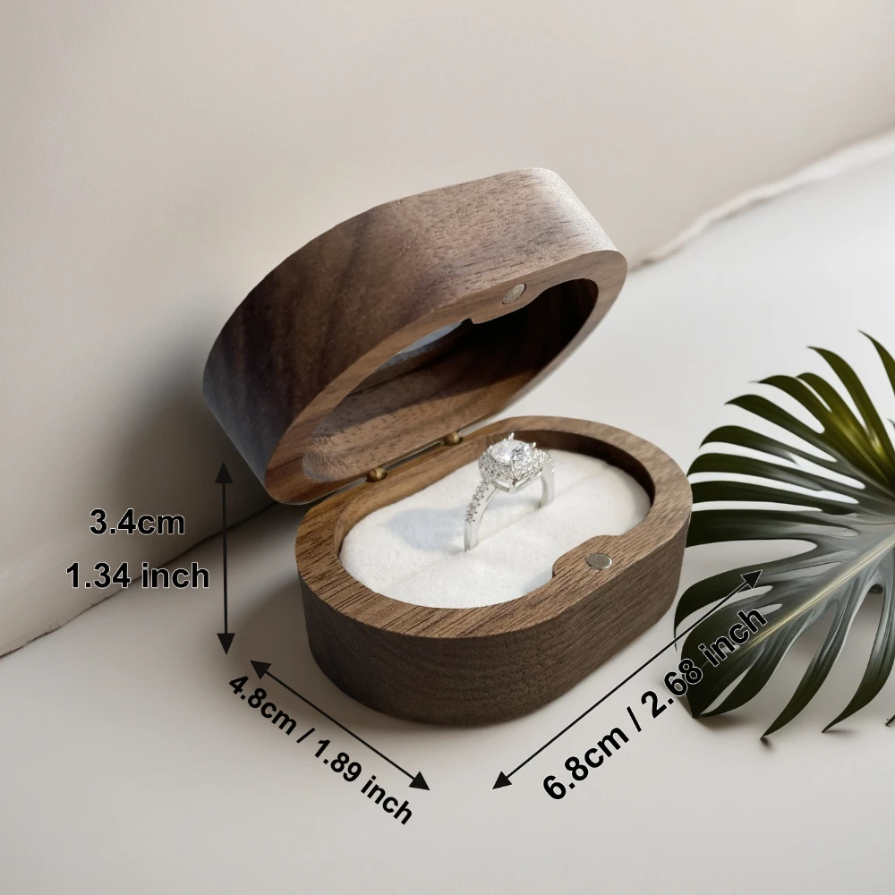 Kotak Cincin Oval Kayu Walnut Ukiran Laser Nama Tanggal Kotak Perhiasan Personal untuk Lamaran Pertunangan Hari Pernikahan