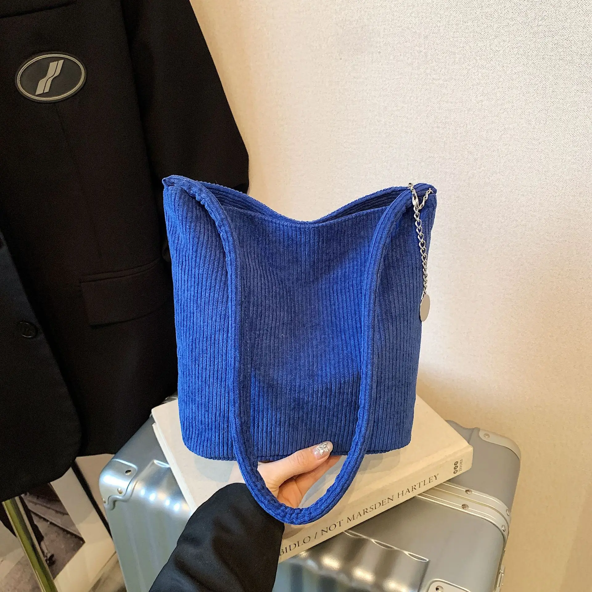 2025 A/W حقيبة نسائية كلاسيكية ذات سعة كبيرة تحت الإبط، محفظة كتف كروس متعددة الاتجاهات من الجلد الطبيعي، حقيبة يد أنيقة كلاسيكية #3