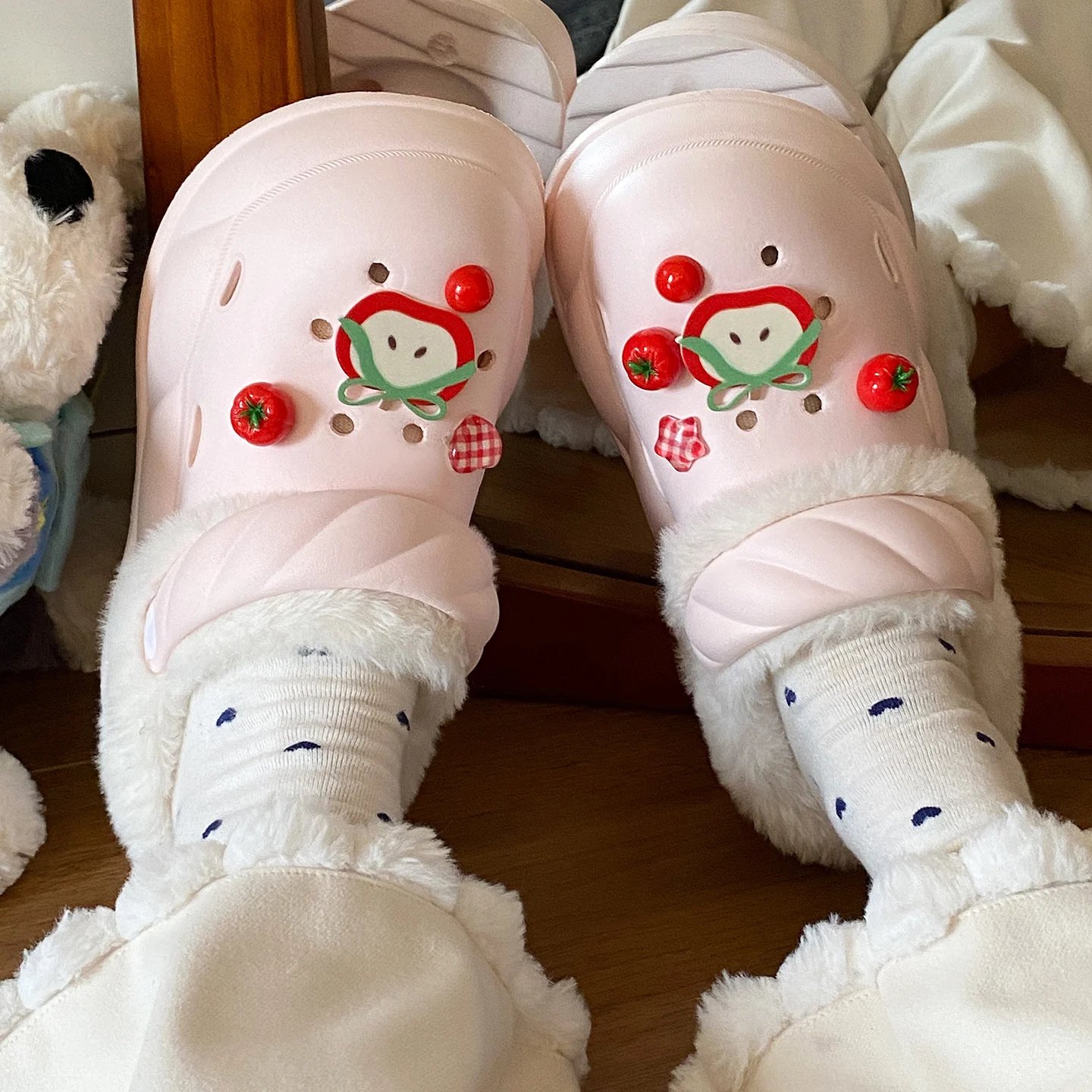 

Ladies' Home Woolen Sheepskin Warm Flat Anti-slip Silent Fashionable Cartoon Style Cute and Casual Large-sized Cotton Mop