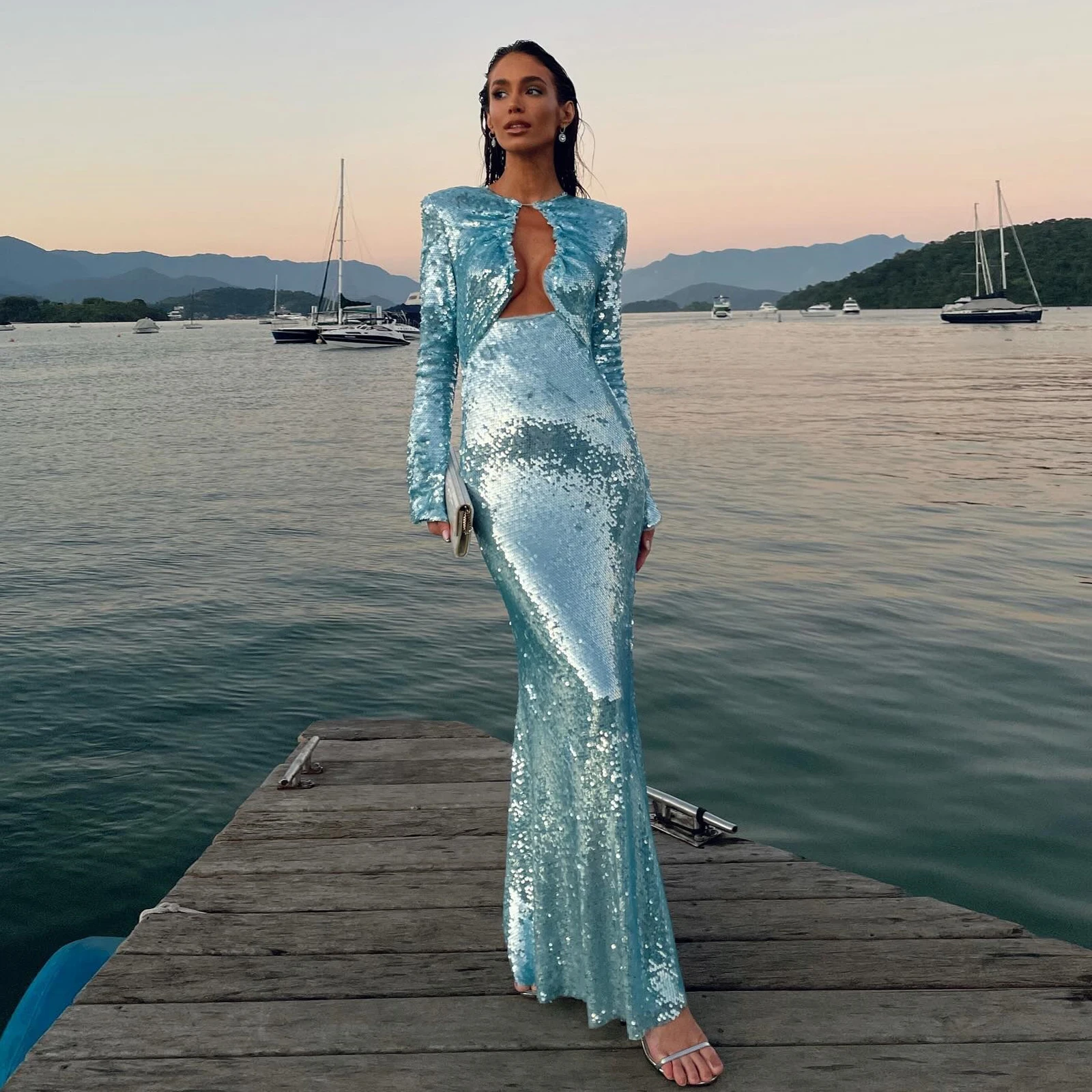 Sexy Sequins Mermaid Prom Dresses 2025 Fashion Cut-out V Neck Long Sleeves Celebrity Gown Glitter Sequined Formal Party Dress