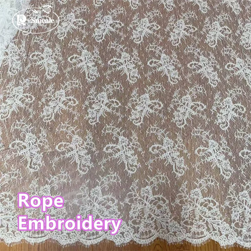3MX1,5M Hochzeitskleid-Stoff mit Weißen Geometrischen Blumen. Hochwertiger Spitzenstoff mit Wimpernrand NEU – Detail 2