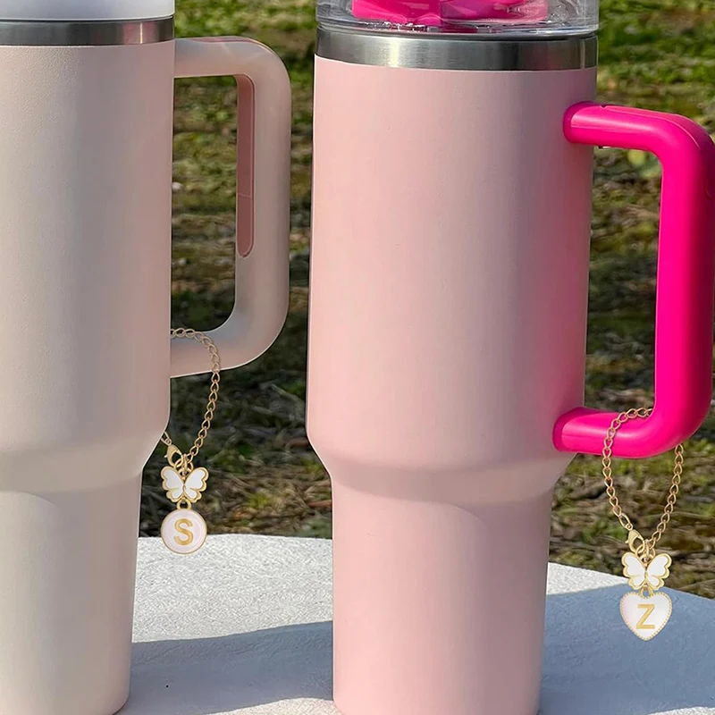 Schattige Vlinder Letter Tumbler Charme Ketting Voor Stanley Cups 30 & 40 Oz Kawaii Hanger Voor Thermos Cup Esthetische Accessoires 1Pc